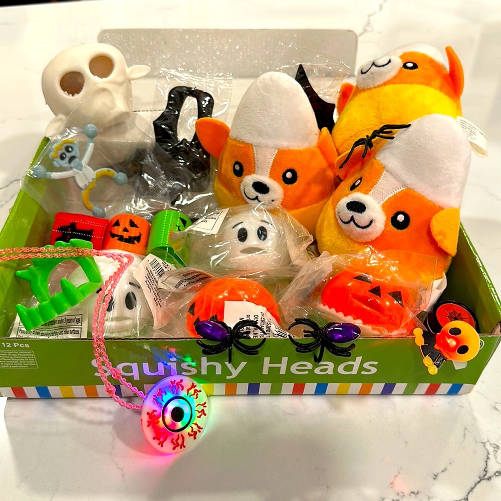 NWT Bundle of Halloween 🎃 Party Favors